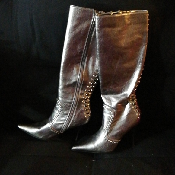 Boots - Picture 3 of 3